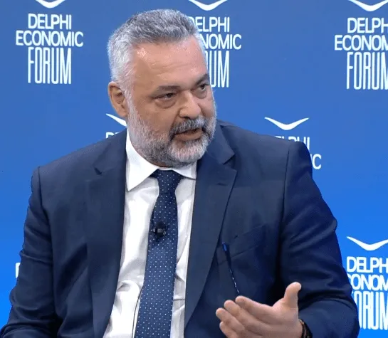 Σταύρος Ασθενίδης στο 9o Delphi Economic Forum: «Στοχευμένη εκπαίδευση Δημοσίων Υπαλλήλων σε δεξιότητες Τεχνητής Νοημοσύνης»